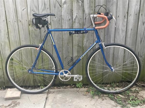 world schwinn road bike