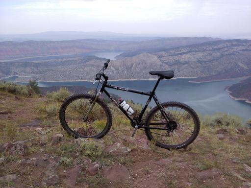 trek mountain bikes 8300