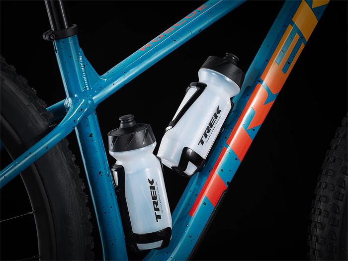 Trek Roscoe 7 can be fitted with two water bottle holders