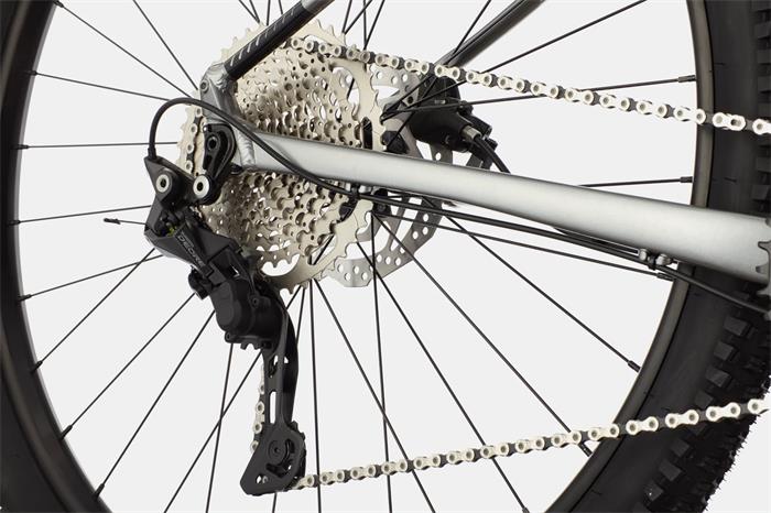 The Cannondale Trail 4 uses a Shimano Deore 1x10 drivetrain.