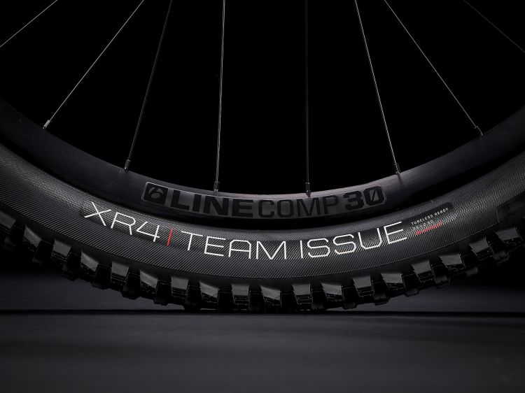 Bontrager 29.x2.40'' Tire