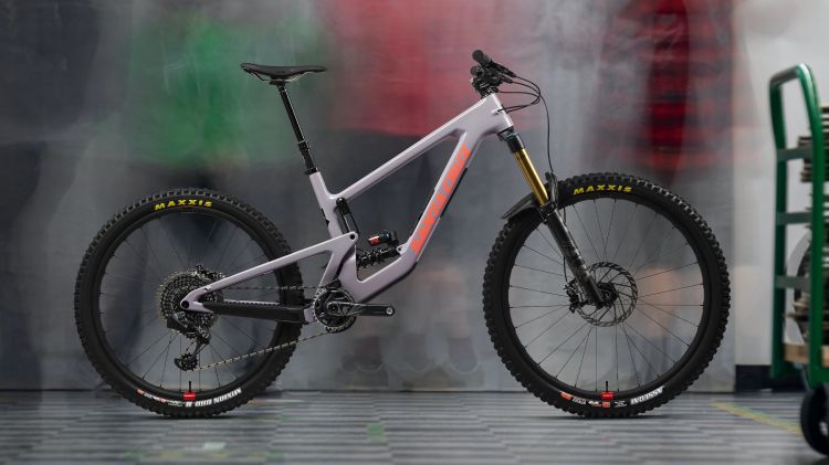 2023 Santa Cruz NOMAD X01 AXS