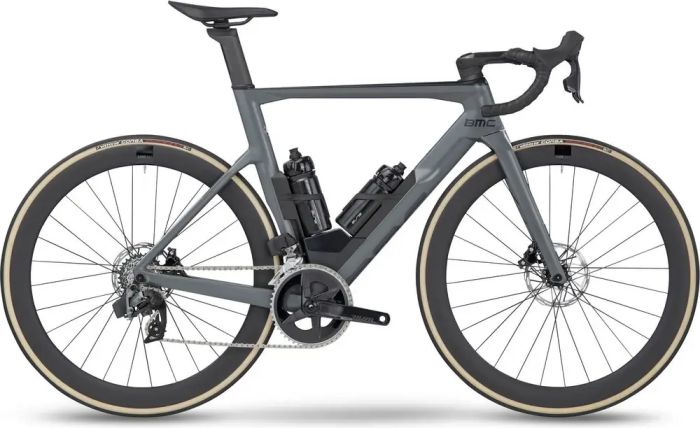 2022 Canyon Speedmax CF SLX 8 WMN Disc Di2 VS 2023 BMC Timemachine 01 ROAD THREE