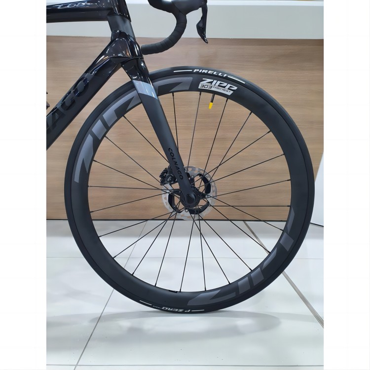 Colnago C68 Disc Dura-Ace Di2 Bike Pirelli P Zero Race 700x28c Tire