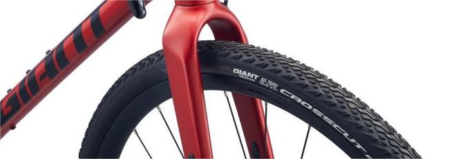 Giant Revolt 1 Giant CrossCut AT 2 Tires