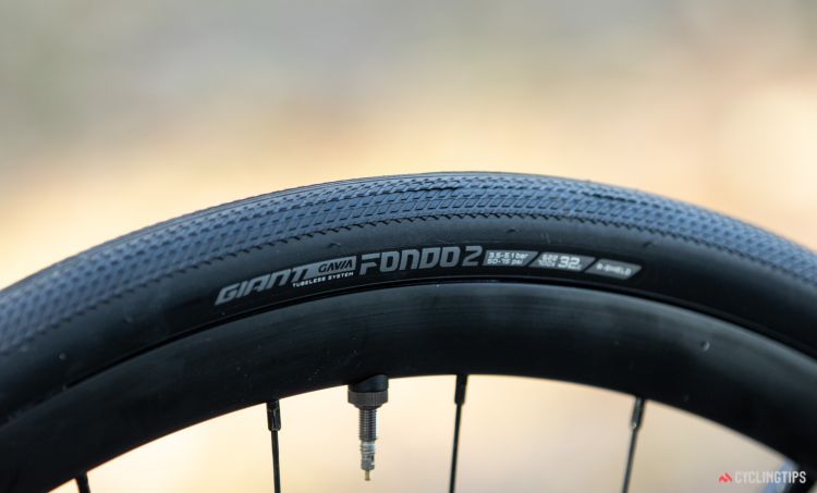 Giant Contend AR 1 Giant Gavia Fondo 2 Vacuum Tires